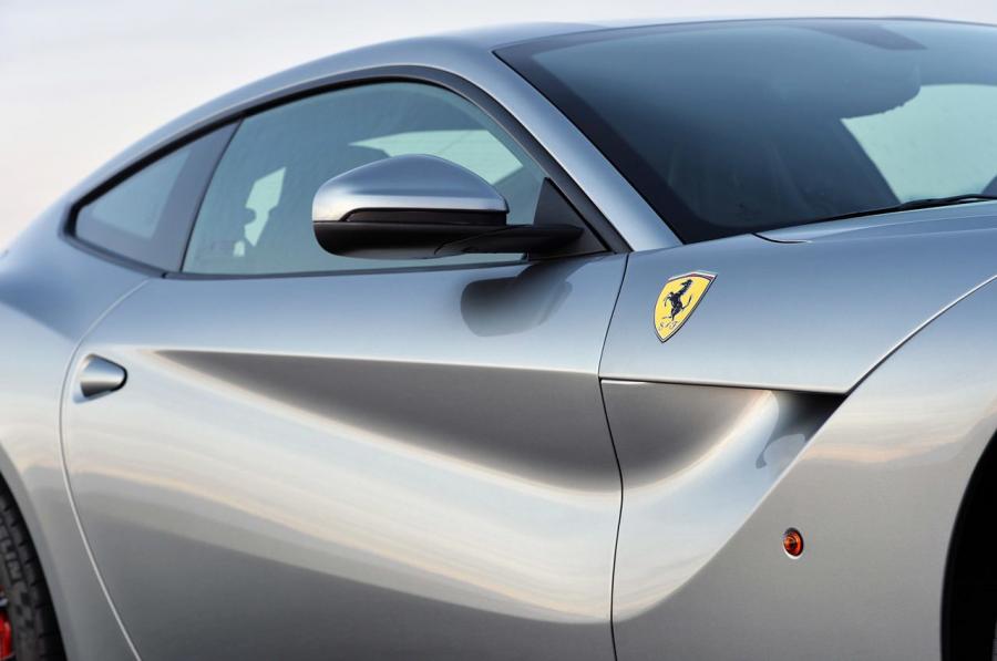 Ferrari F12berlinetta 2014 года  (фото 30 из 77)